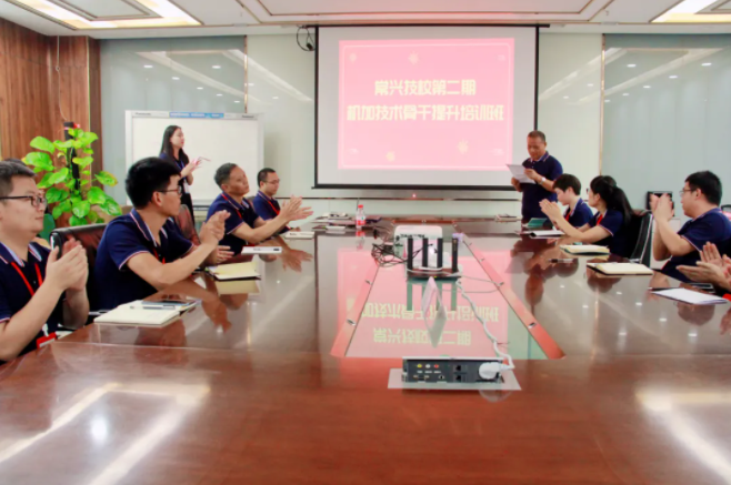 K8һ����������Ӯ�Ҽ�У�ڶ��ڡ����Ӽ����Ǹ�������ѵ�࿪����ʽ����һ�ڿ�